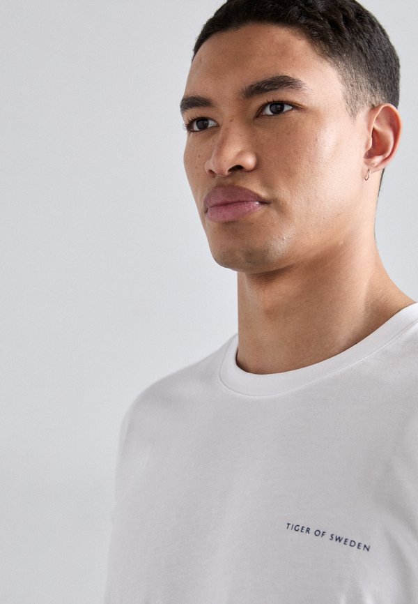 PRO - Basic T-shirt4