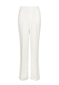 Bílé lněné kalhoty se střihem rovného nohavice, vybavené zapínáním na knoflík, bočními kapsami a hladkou, lehkou texturou.