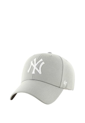 Graue Baseballkappe mit erhabenem weißen gesticktem New York-Logo und "47" an der Seite, mit einem klassischen gebogenen Schirmdesign.