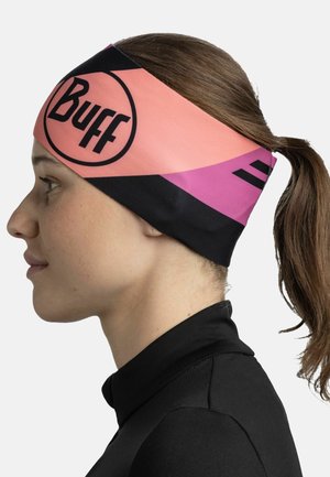 Diadema Buff que presenta una mezcla de colores rosa y negro, con un logo prominente. Fabricada en un material suave y elástico, y con un diseño ajustado adecuado para ropa deportiva.