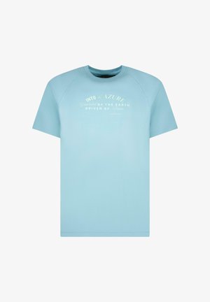 Lichtblauw T-shirt met korte mouwen, ronde hals, raglanmouwen en witte print in het midden van de voorkant. Zachte stoftextuur.