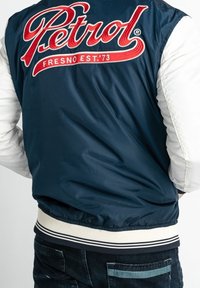 Petrol Industries Chaquetas bomber - blue