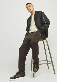 Jack & Jones JPSTGORDON JJBRADLEY - Trainingsbroek - mulch