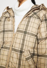 Weekday Abrigo de invierno - beige