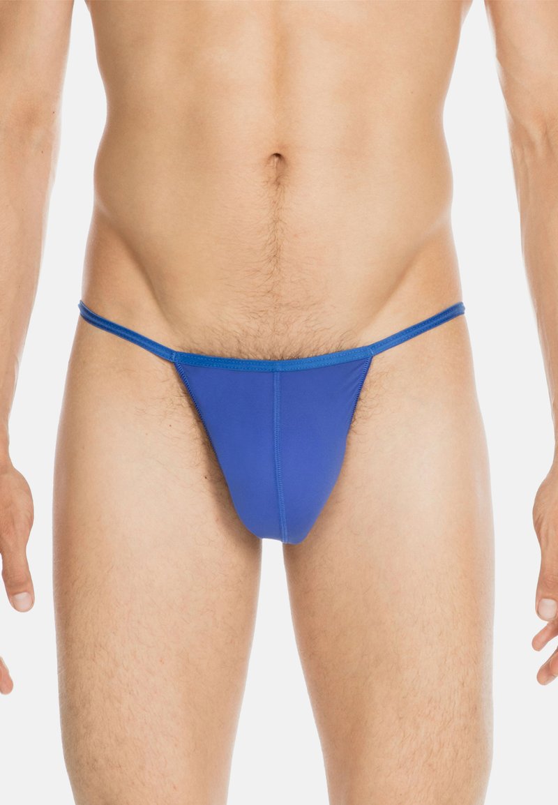 Blaue Tanga-Badebekleidung aus glattem Stoff, mit dünnen Trägern und minimaler Bedeckung, entworfen für Komfort und Flexibilität.