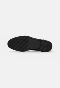 Call it Spring CARLISLE - Zapatos de vestir con cordones - black