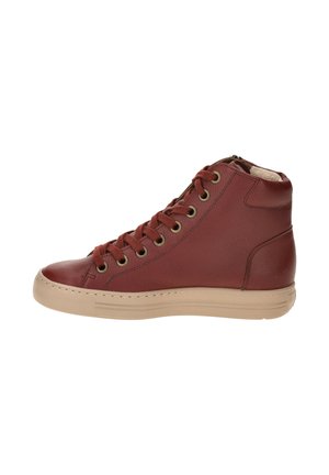 Red leather high-top sneaker with round toe, beige rubber sole, and brown laces. Features metal eyelets and a zip closure at the back.