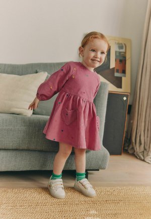 Next, REGULAR FIT - LONG SLEEVE CORD DRESS - Vapaa-ajan mekko - magenta pink