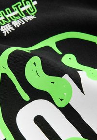 Unausgewählt, black smile back print