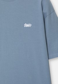 PULL&BEAR WITH LOGO - T-shirts print - light blue denim