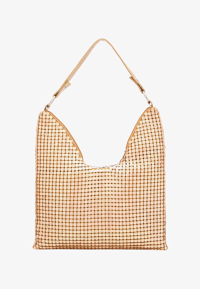 Perlebesat håndtaske med en blød, tanfarvet læderrem; har en distinkt trekantet form, struktureret overflade og pailletdetaljer.
