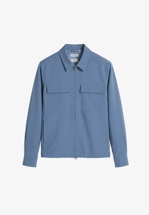Hellblaue, langärmelige Jacke mit Reißverschluss, Kragen und zwei vorderen Klappentaschen.