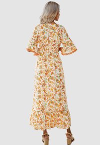 Outfitters Nation ESTAMPADO - Vestido informal - naranja