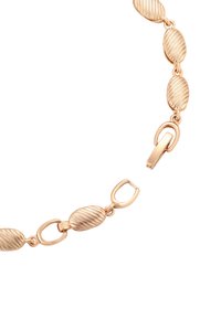 Bracciale a catena in oro rosa con anelli ovali allungati e rigati, con una finitura testurizzata e un meccanismo di chiusura sicuro.