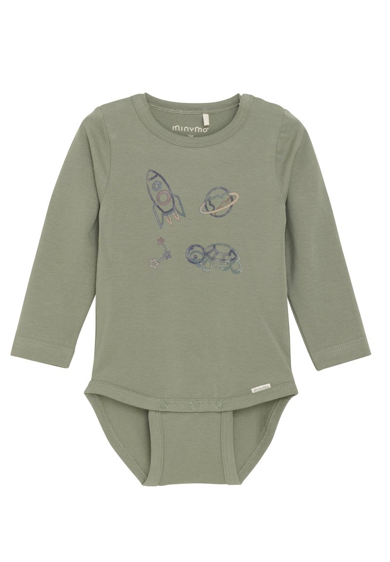 Långärmad, ljusgrön bodysuit i mjuk bomull. Har raket-, planet- och sköldpaddsdesign i blåa och pastellfärger. Tryckknappar i botten.