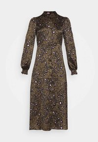 Vestito in stampa animale marrone con macchie viola e bianche, maniche lunghe, colletto strutturato, chiusura con bottoni e polsini elasticizzati. Tessuto dalla consistenza morbida.