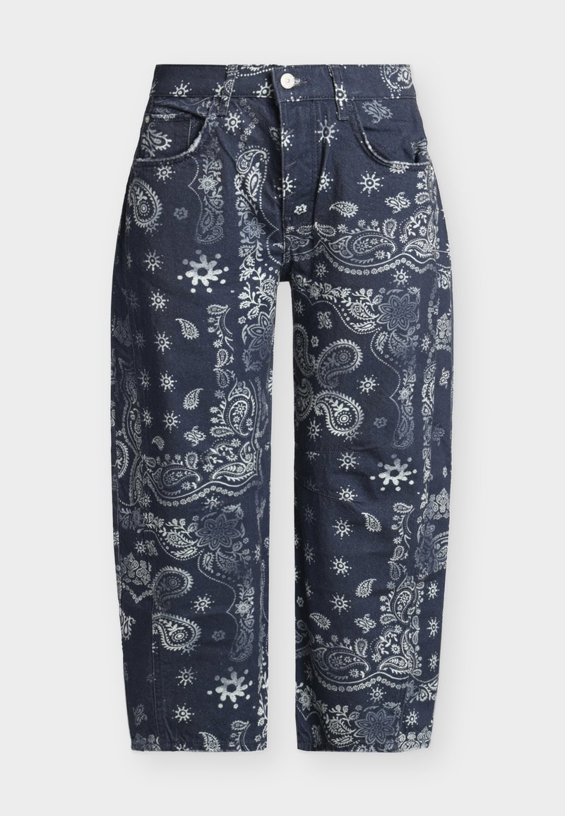 Tamnoplave hlače s bijelim paisley i cvjetnim uzorcima, s prednjim džepovima, omčama za remen i kopčanjem na gumb.