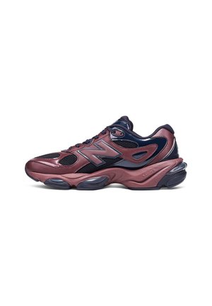New Balance, U983 UNISEX - Маратонки - cherry /dark night