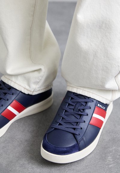 Bally THIAGO - Matalavartiset tennarit - marine/candy red/white