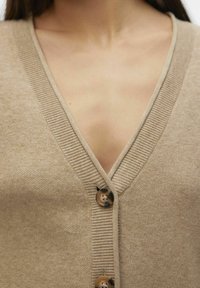 Vero Moda ROLL V-NECK - Adīta jaka - silver mink