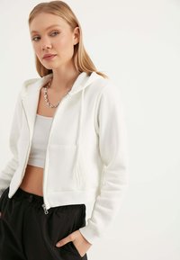 Herita Tröja med dragkedja - off white