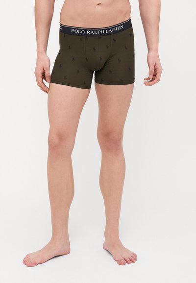 Olive zöld boxer alsónadrág fekete "POLO RALPH LAUREN" derékrésszel, kisebb, ismétlődő logó mintákkal az egész testen.