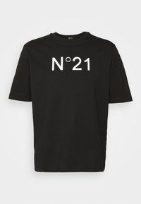 Musta puuvillapaita, jossa on lyhyet hihat, pyöreä pääntie ja iso valkoinen painatus "N°21" edessä.