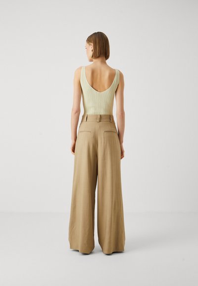 IVY OAK PRESCILLIA ANN - Pantalon classique - dried sage