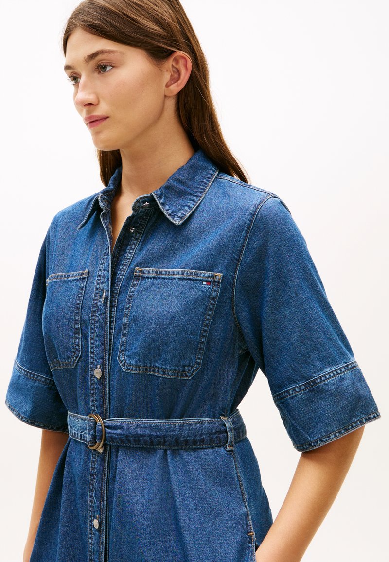 tommy hilfiger denim dress women's SHORT SLEEVE MIDI SHIRT - Denim dress Short sleeve Color:Printing Color Shopify Master Dept / All Clothing and Accessories ex Socks Elegant Black and Silver smooth feel