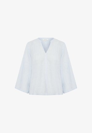 Világoskék csíkos blúz V-kivágással és háromnegyedes ujjakkal. Lélegző anyagból készült, laza szabású és varrott varratokkal.