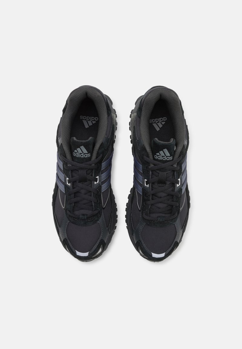 adidas Originals RESPONSE CL TR UNISEX - Trainers - core black/carbon/matte  silver/black - Zalando.co.uk