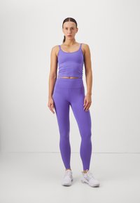Girlfriend Collective GEMMA SCOOP TANK - Top - wild iris