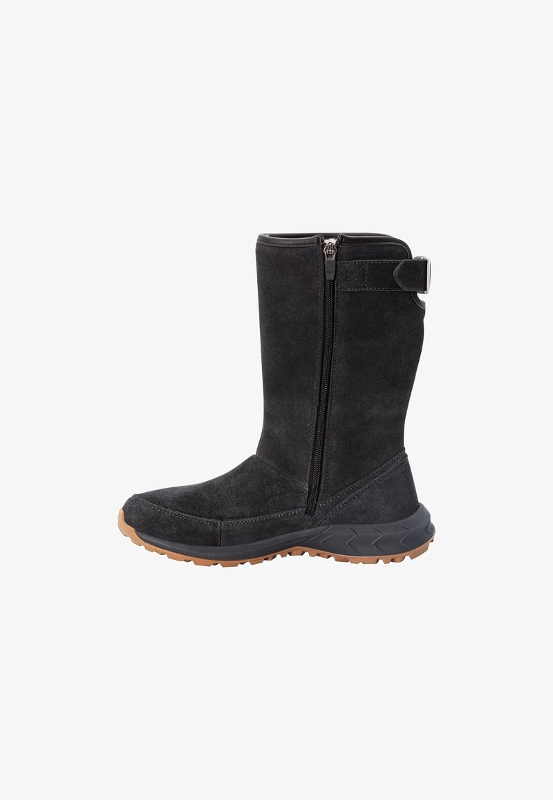 Schwarze Wildleder-Stiefelette mit einem Reißverschluss und grauer Gummisohle. Verfügt über eine abgerundete Zehenpartie und subtile Nähte. Hellbraune Außensohle.