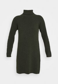 Mörkgrön stickad långärmad turtleneck klänning med ett texturerat mönster, visad mot en enkel vit bakgrund.