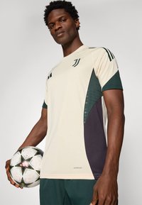 adidas Performance JUVENTUS - Squadra - ecru tint