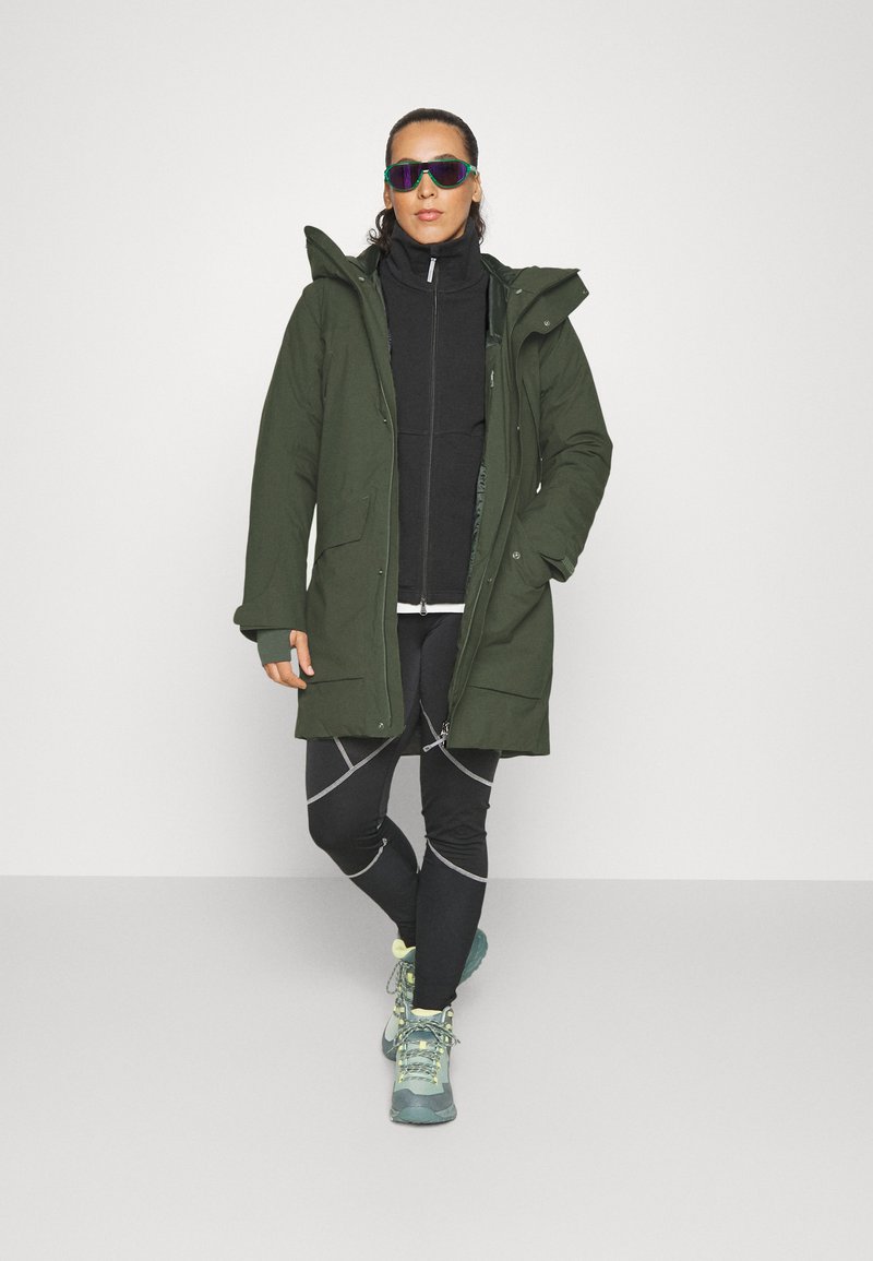 Houdini FALL IN PARKA - Parka - baremark green/dark green 