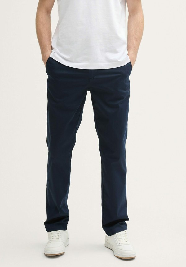 ULTRALIGHT REGULAR FIT  - Chino
