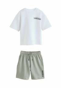 Next - REGULAR FIT - BOXY FIT SHORT SLEEVE SET   - Kratke hlače - white sage green subscribe Miniaturna slika 1