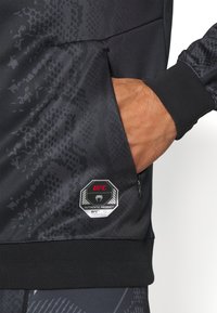 Venum UFC FIGHT NIGHT ADRENALINE ZIP UP HOODIES - Giacca sportiva - blue