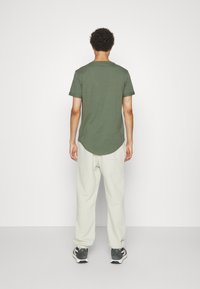 Calvin Klein Jeans Camiseta básica - khaki