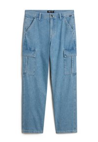 Pantaloni cargo in denim blu chiaro con gamba dritta, due tasche anteriori e due tasche cargo laterali. Presentano una chiusura con bottone e passanti per la cintura.