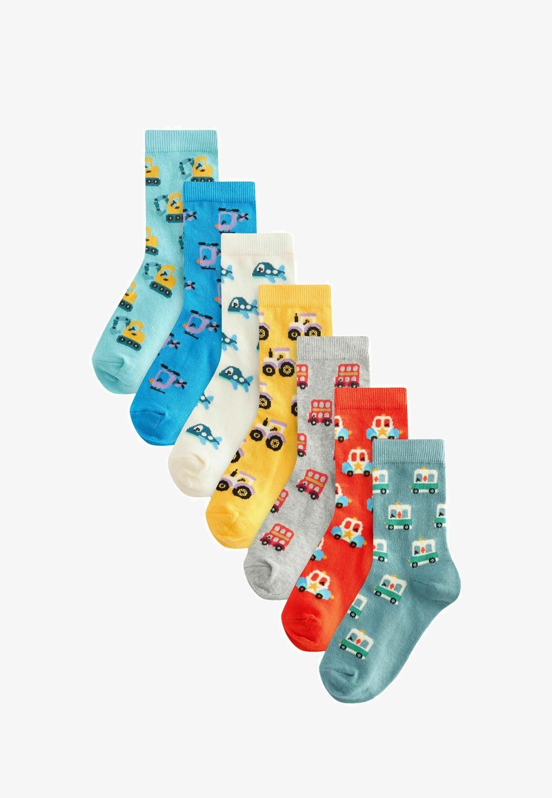 Conjunto de calcetines infantiles coloridos con patrones de vehículos. Están hechos de algodón suave; los colores incluyen azul, amarillo, gris y naranja.