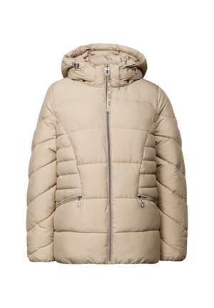 Chaqueta de plumas beige con capucha, diseño acolchado, cierre frontal con cremallera y dos bolsillos laterales con cremallera. Textura suave, material aislante.