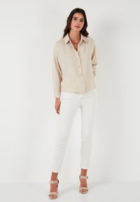 LELA Button-down blouse - cream