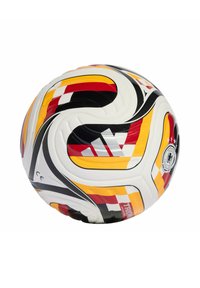 Lopta za nogomet Adidas s crnim, crvenim i žutim geometrijskim uzorcima te logotipom njemačke reprezentacije s četiri zvjezdice.