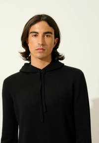 Authentic Cashmere BENDT  czarny