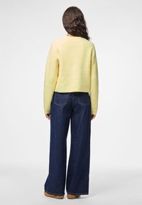 Pieces PCSILLY O NECK  - Gilet - pale banana