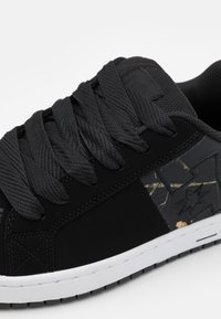DC Shoes COURT GRAFFIK UNISEX - Sapatilhas de skate - black