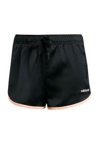 Svarta sportshorts med dragsko i midjan, med en ljusrosa kant vid fållen och en broderad logotyp på nedre vänstra sidan.
