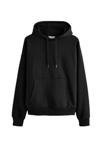 Sudadera negra con capucha hecha de una mezcla de algodón. Cuenta con un bolsillo frontal, cordones con puntas de metal y puños y dobladillo acanalados.